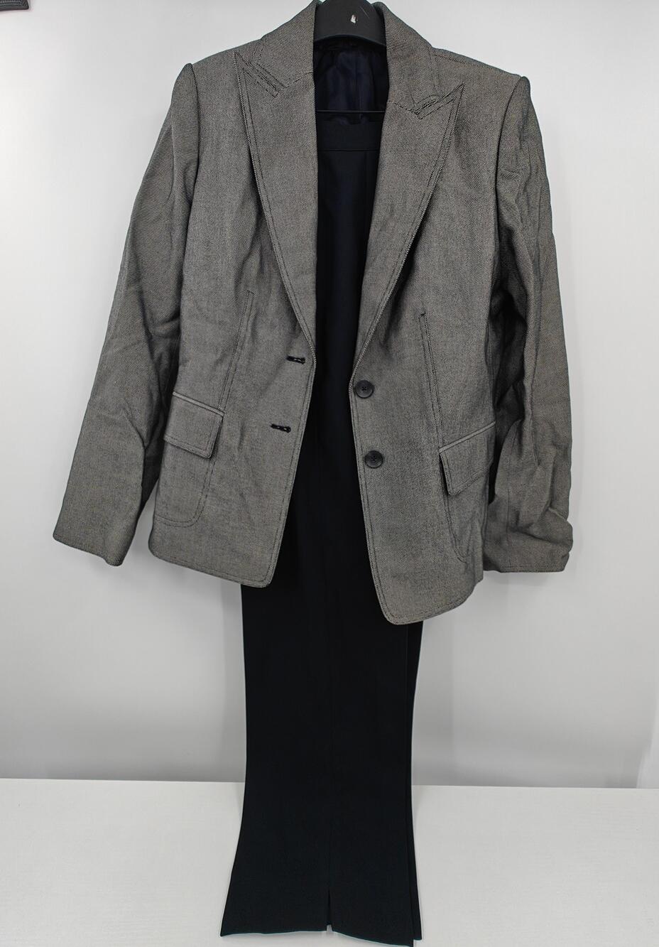 Linda Allard Ellen Tracy Two Piece Womens Jacket 8 Pants 10P Gray Black Pantsuit